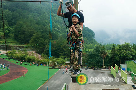 高空断桥与攀岩